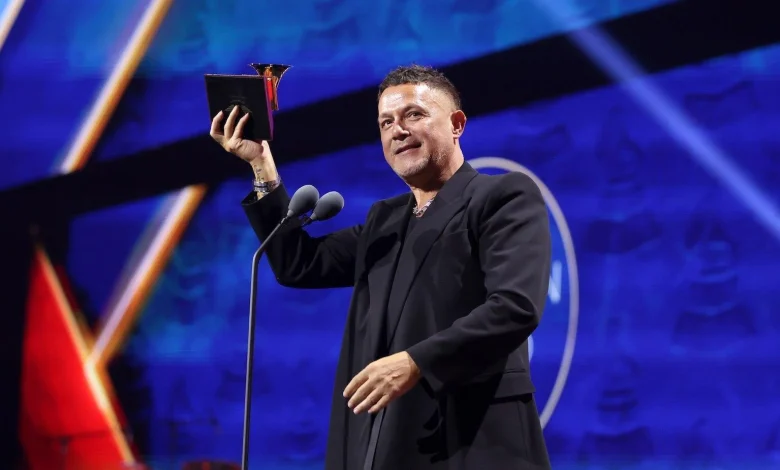 2025 Latin GRAMMYS: Alejandro Sanz Wins Record Of The Year For "Palmeras En El Jardín"