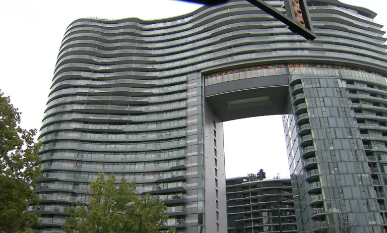 8-year-old girl dies after falling from Yaletown high-rise: VPD