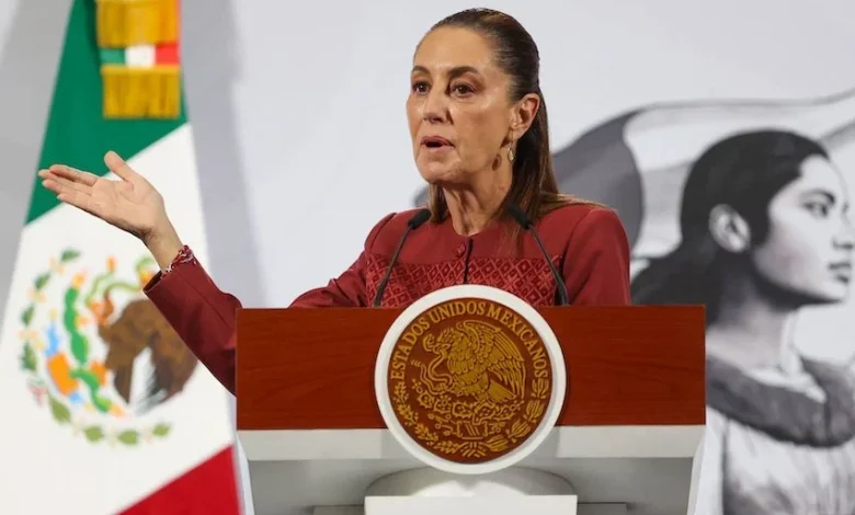 A 2-hour talk with Salma Hayek and a visit from the Honduran president: Monday's mañanera recapped