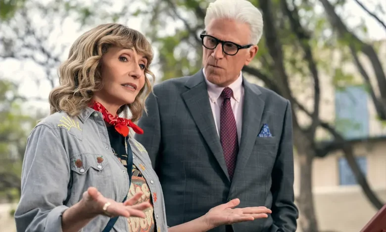 'A Man On The Inside' Season 2 Netflix Review: Stream It Or Skip It?