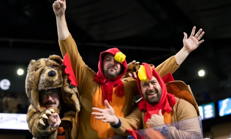 A Thanksgiving Day Bears Den, November 27, 2025