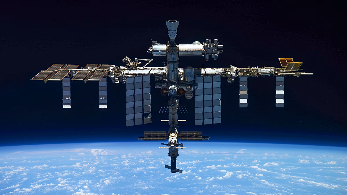 A look back at the 25 years of human life on the ISS
