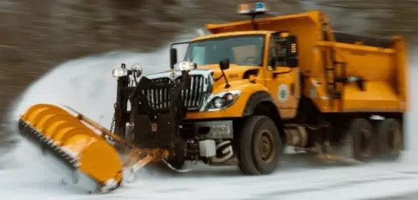 A snowy start to the week: Road crews hard at work across Renfrew County
