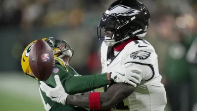 AJ Brown vents frustrations on livestream: 'It's a (expletive)-show'