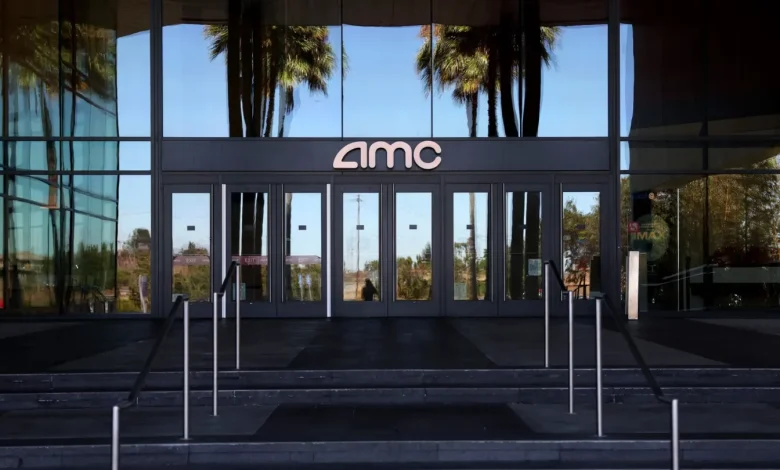 AMC Theatres Posts Steep $298 Million Loss, Lower Revenues