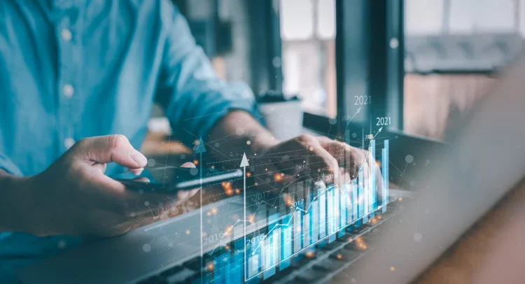 AMD’s Growth Potential Balanced by Market Challenges and Supply Constraints: A Hold Rating Analysis