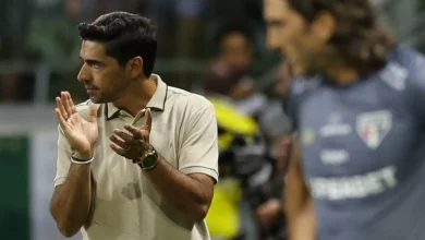 Abel Ferreira integra 2 lesionados na comitiva do Palmeiras para as decisões do Brasileirão e da Taça Libertadores