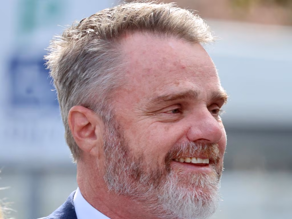 Actor to fight Nazi gesture charge