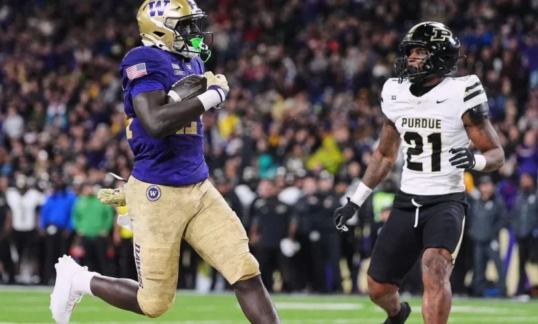Adam Mohammed rushes for career-high 3 touchdowns, Washington trounces Purdue 49-13
