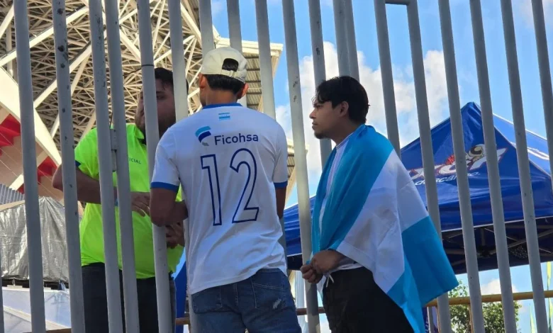 Aficionados hondureños salvaron al mercado negro en Costa Rica