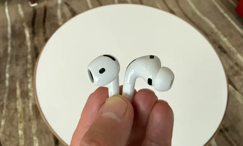 AirPods Pro 3 vs. AirPods 4: Which Apple Earbuds Should You Get for Black Friday?