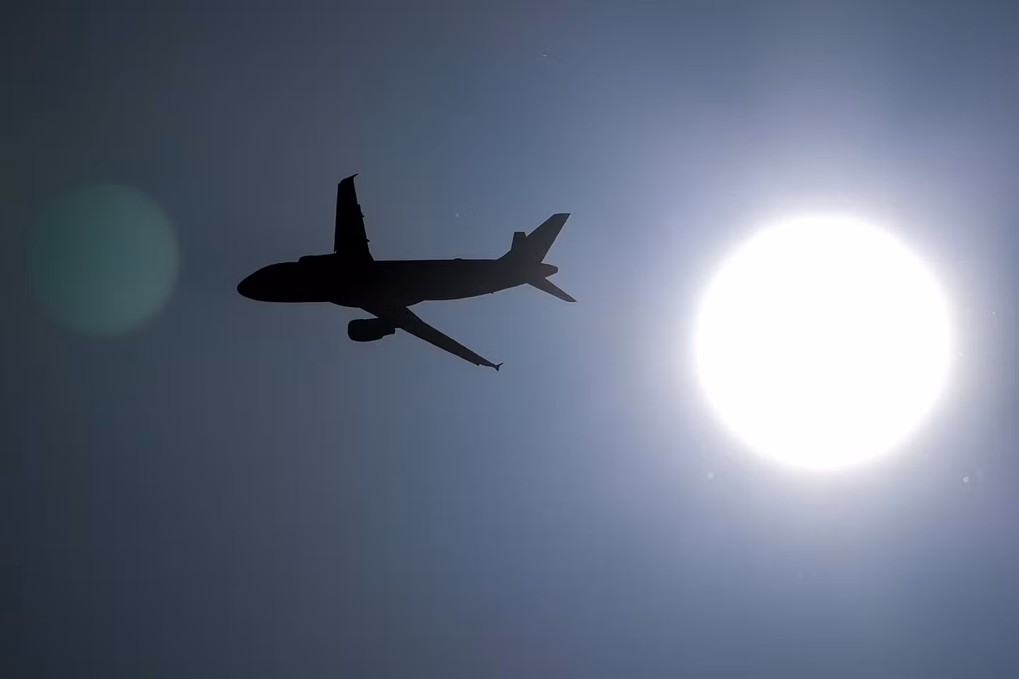 Airbus A320 : comment l’activité solaire a-t-elle pu perturber les commandes d’un avion ?