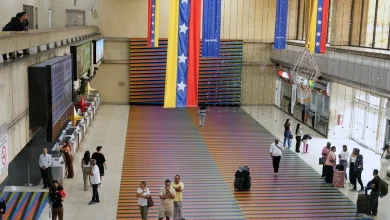 Airlines cancel flights to Venezuela after FAA warns of worsening security, military activity