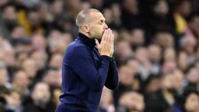 Ajax ontslaat trainer John Heitinga na slechte seizoensstart: ’Een pijnlijke beslissing’