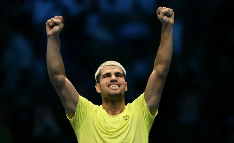 Alcaraz Sobrevive A Un Combativo Fritz Y Casi Se Asegura Las Semifinales Del Masters