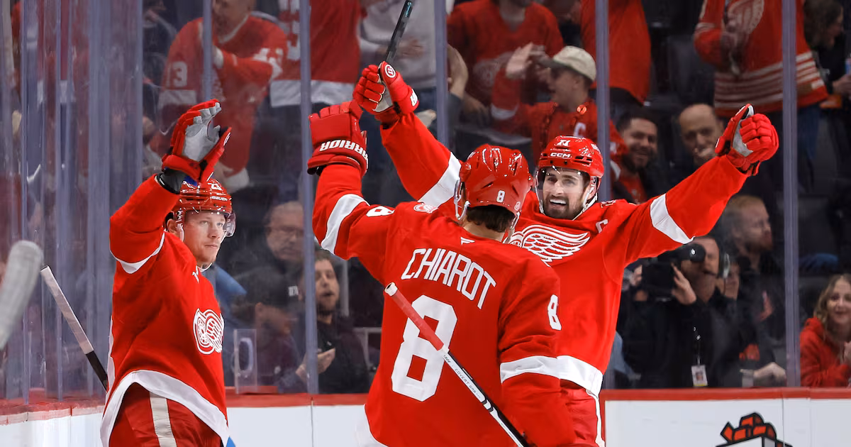 Alex DeBrincat scores in overtime as the Red Wings beat the Blue Jackets