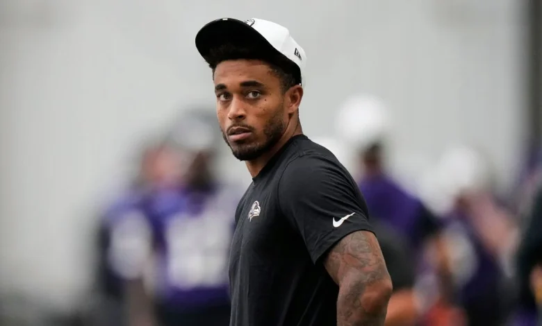 Alexander won't make Eagles debut in Green Bay