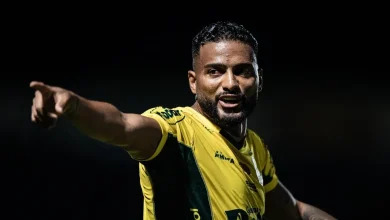 Algoz dos grandes, Reinaldo encara o Santos na Vila, e Mirassol pode cravar vaga na Libertadores