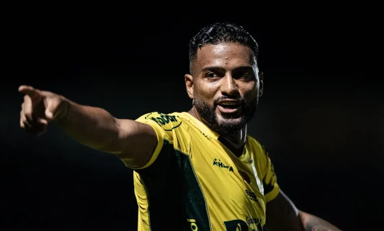 Algoz dos grandes, Reinaldo encara o Santos na Vila, e Mirassol pode cravar vaga na Libertadores