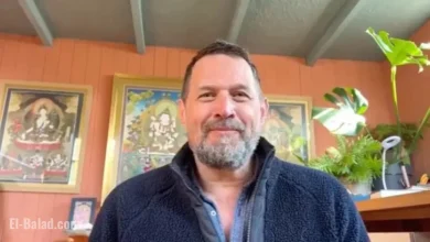 Alistair Appleton Embraces Winter at Remote Electricity-Free Coastal Cottage