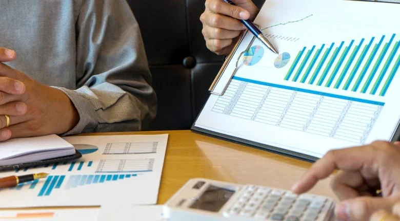 AllianceBernstein Holding (AB): Exploring Valuation After Recent Share Price Momentum