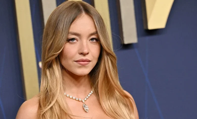 Amanda Seyfried unnerves Sydney Sweeney in 'The Housemaid' trailer