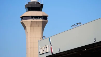 American Airlines announces cuts to management at its Texas headquarters