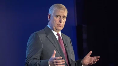 Andrew 'arranged private tour of Palace for businessmen in exchange for £1.4m'