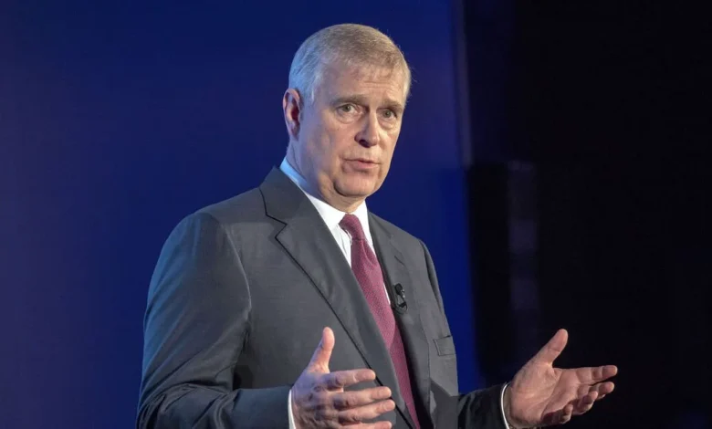 Andrew 'arranged private tour of Palace for businessmen in exchange for £1.4m'