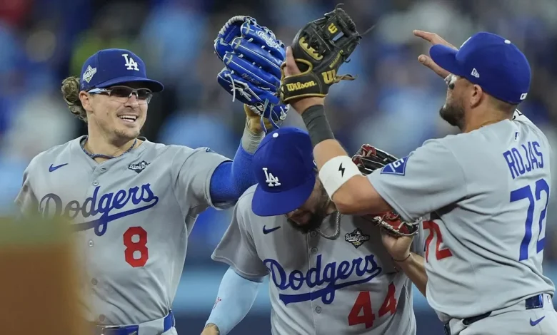 Andy Pages forces extra innings for Dodgers with bulldozing World Series catch