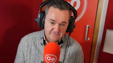 Andy Walker and Barry Ferguson in disagreement over Celtic striker selection for Rangers clash