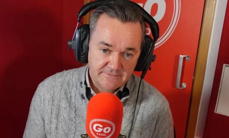 Andy Walker and Barry Ferguson in disagreement over Celtic striker selection for Rangers clash