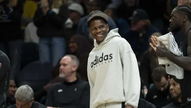 Anthony Edwards' hilarious reaction to fan during Jake LaRavia’s breakout night goes viral