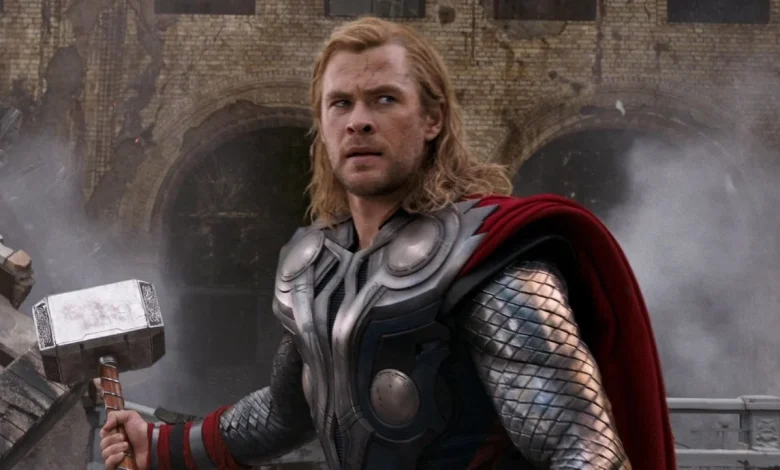 Apparently, Chilling With Mjolnir On The Avengers Sets Was A Big Joke To Chris Hemsworth, Jeremy Renner And Co. Early On