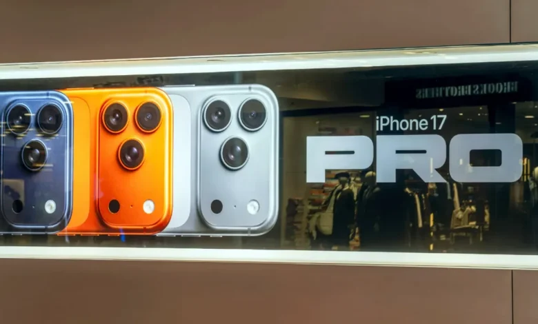 Apple projected to beat Samsung in smartphone shipments for first time since 2011