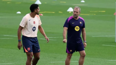 Araujo vuelve al once del Barça ante el Elche tres partidos después