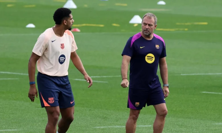 Araujo vuelve al once del Barça ante el Elche tres partidos después