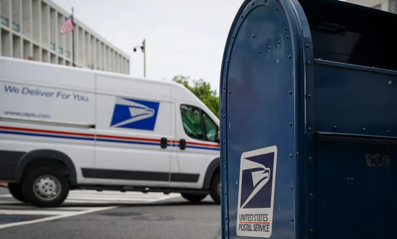 Are banks, post offices open on Thanksgiving and Black Friday 2025?