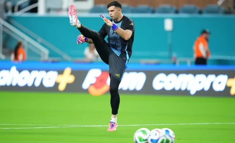 Argentina Ante La Aventura De Jugar Sin Su Guardián, El Dibu Martínez