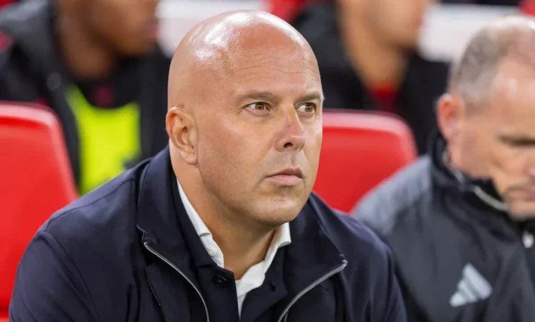 Arne Slot confirms who will start at right-back vs. PSV Eindhoven