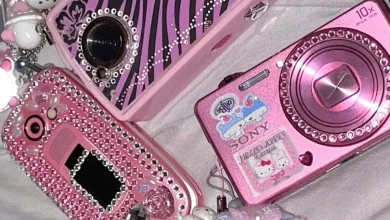 As AI Advances, China’s Gen Z Turn to Y2K Gadgets and Slow Living