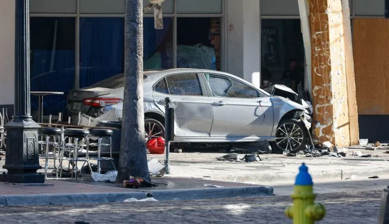 At least 4 killed after driver slams into Tampa bar, 11 others injured