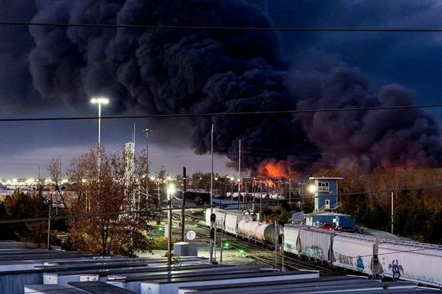 At least seven dead after UPS plane crashes in fireball on take-off from Louisville, Kentucky