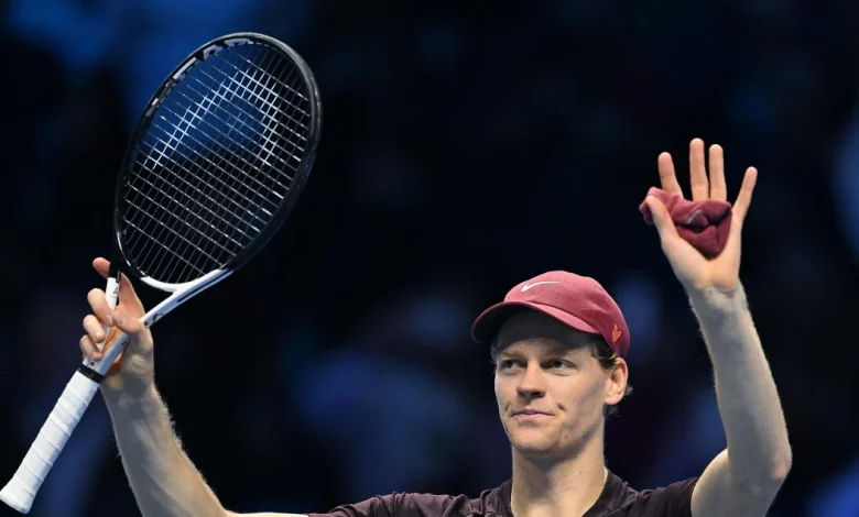 Atp Finals: Sinner batte Zverev 6-4 6-3 ed è in semifinale FOTO