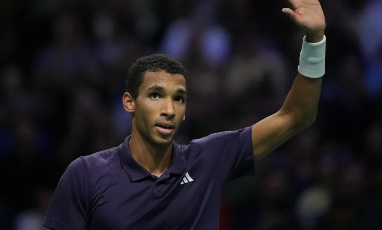 Auger-Aliassime closes in on ATP Finals spot with win over Vacherot in Paris