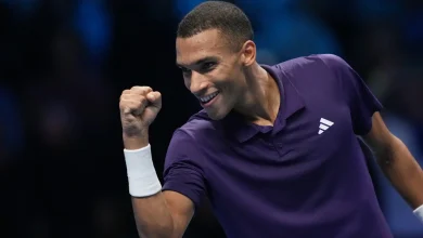 Auger-Aliassime vence a Zverev y avanza a semifinales del ATP Finals; Sinner sigue invicto
