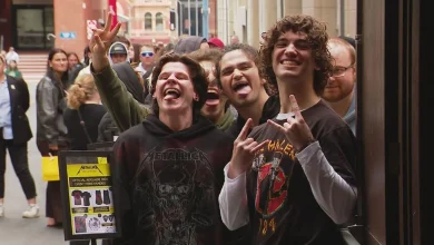 Aussie metalheads queue for hours to snap up limited-edition Metallica merch