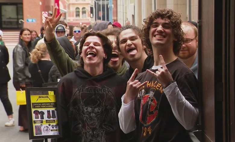 Aussie metalheads queue for hours to snap up limited-edition Metallica merch