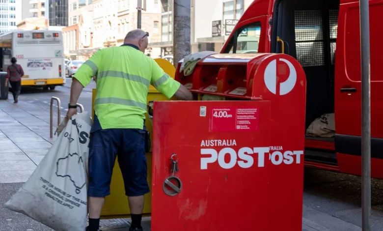 Australia Post brings back weekend deliveries ahead of Christmas rush. Here's when you need to send your parcels by