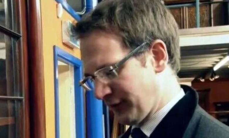 BBC Antiques Road Trip expert mortified as he smashes 188-year-old item